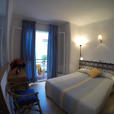 Apartamentos Montserrat Sitges Quarto foto