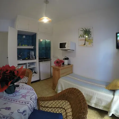 Apartamentos Montserrat Sitges Quarto foto