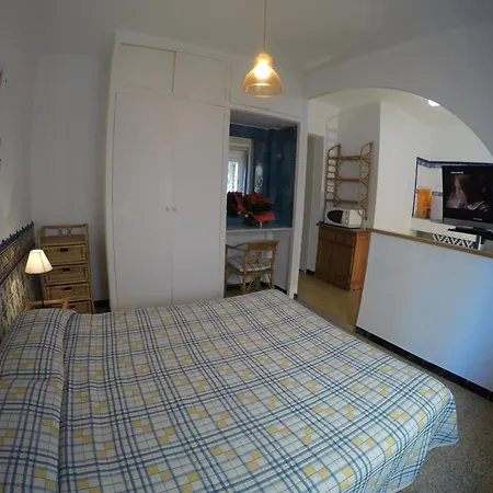 Apartamentos Montserrat Sitges Quarto foto
