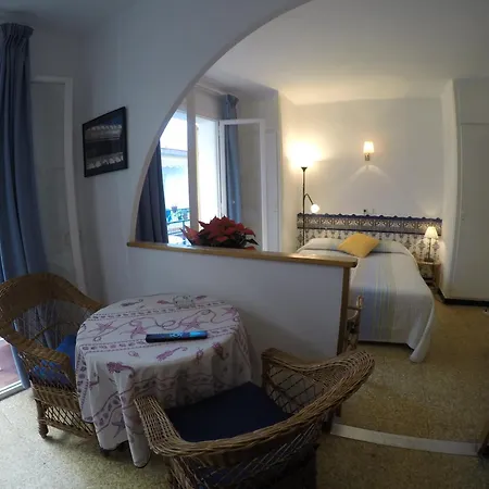 Apartamentos Montserrat Sitges Quarto foto