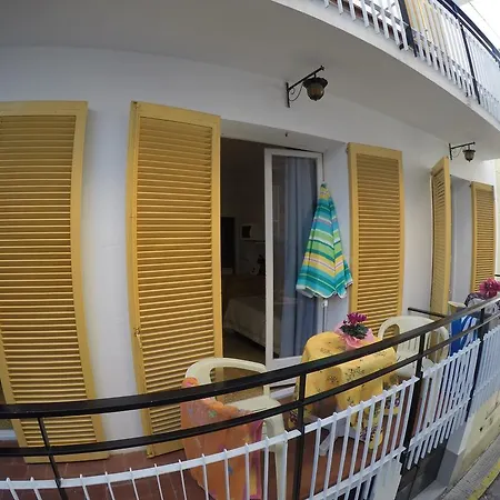Apartamentos Montserrat Sitges Quarto foto
