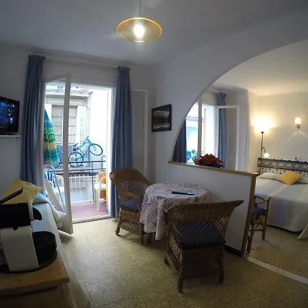 Apartamentos Montserrat Sitges Quarto foto